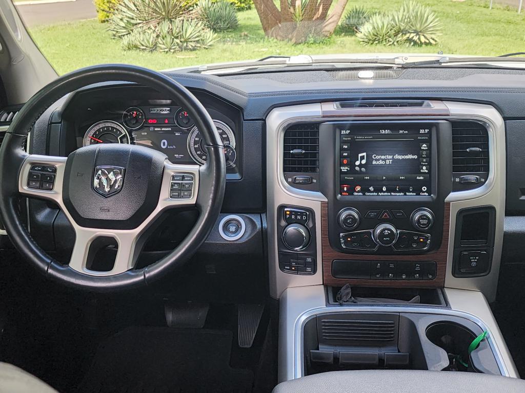 RAM 1500 - Foto