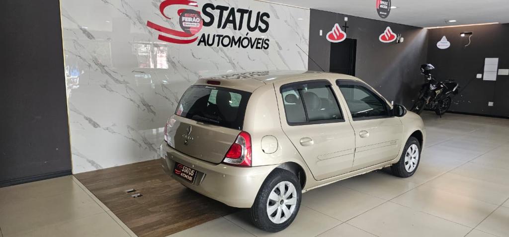 RENAULT Clio Hatch - Foto