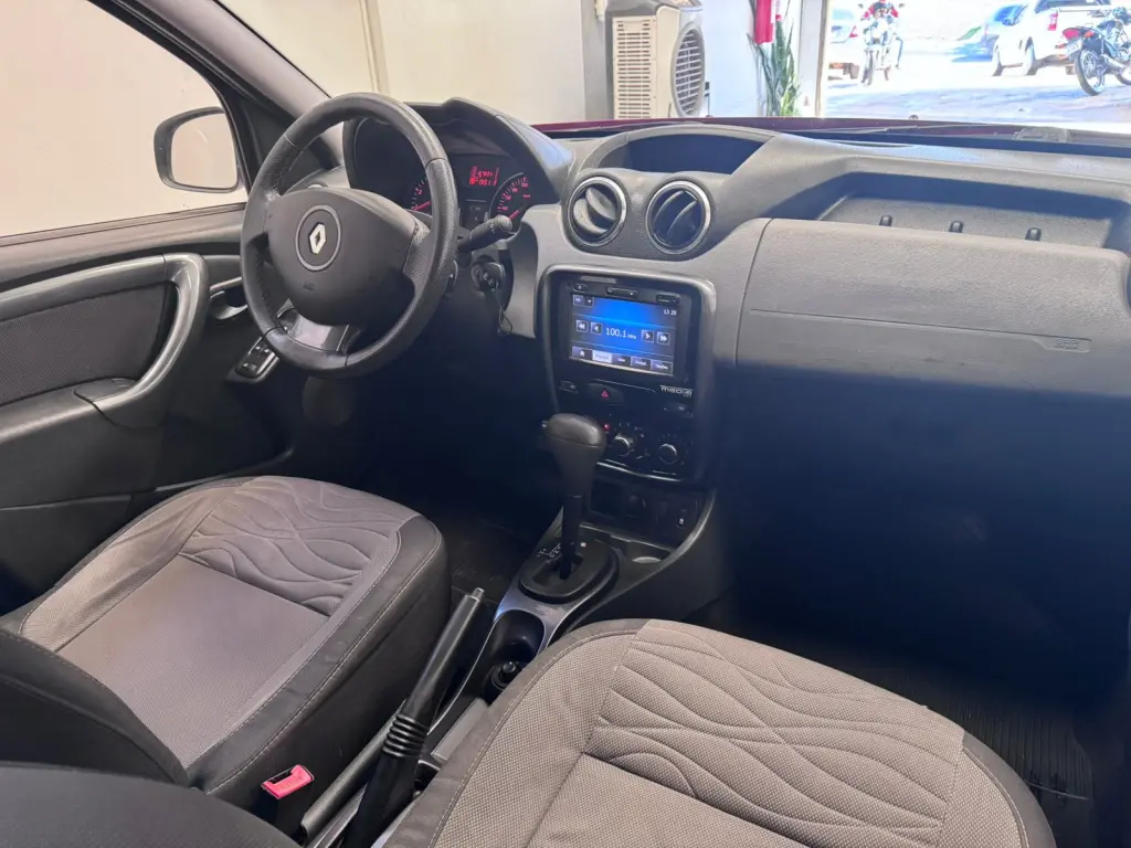 RENAULT Duster - Foto