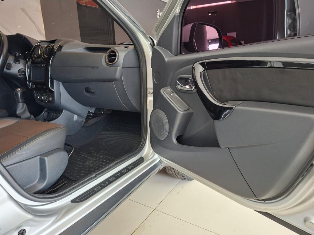 RENAULT Duster - Foto