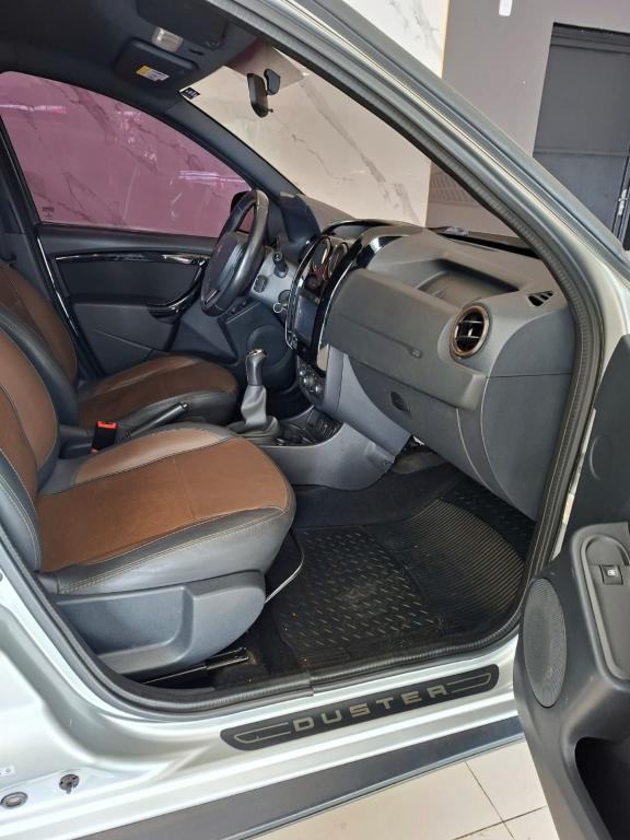 RENAULT Duster - Foto