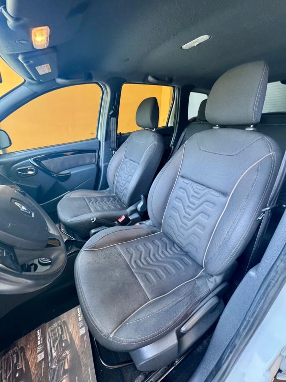 RENAULT Duster - Foto