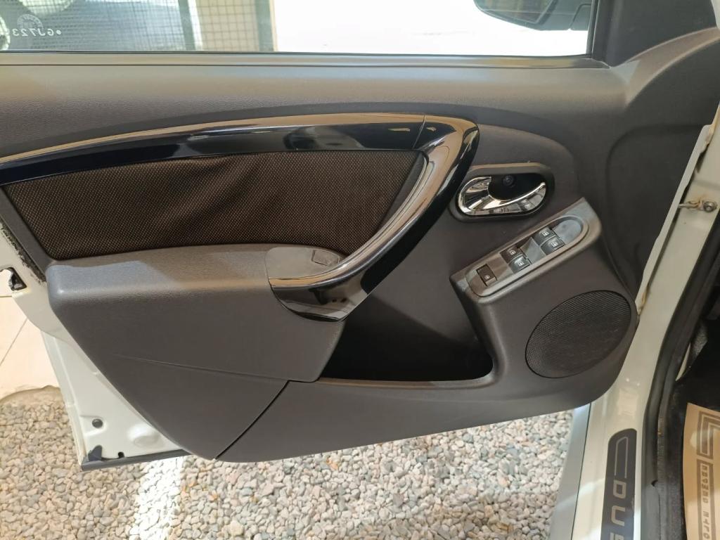 RENAULT Duster - Foto