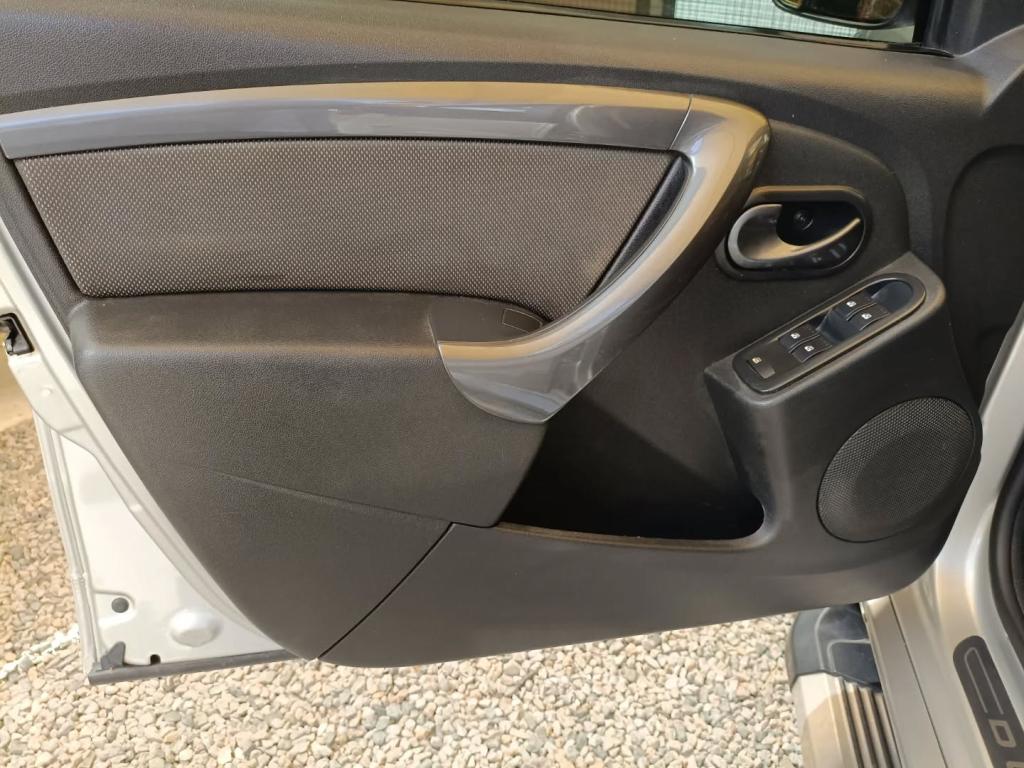 RENAULT Duster - Foto