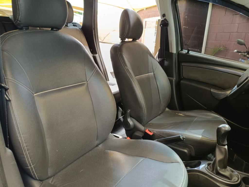 RENAULT Duster - Foto