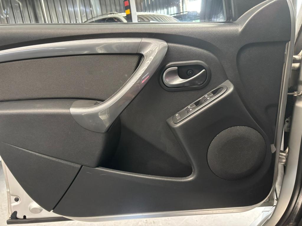 RENAULT Duster - Foto