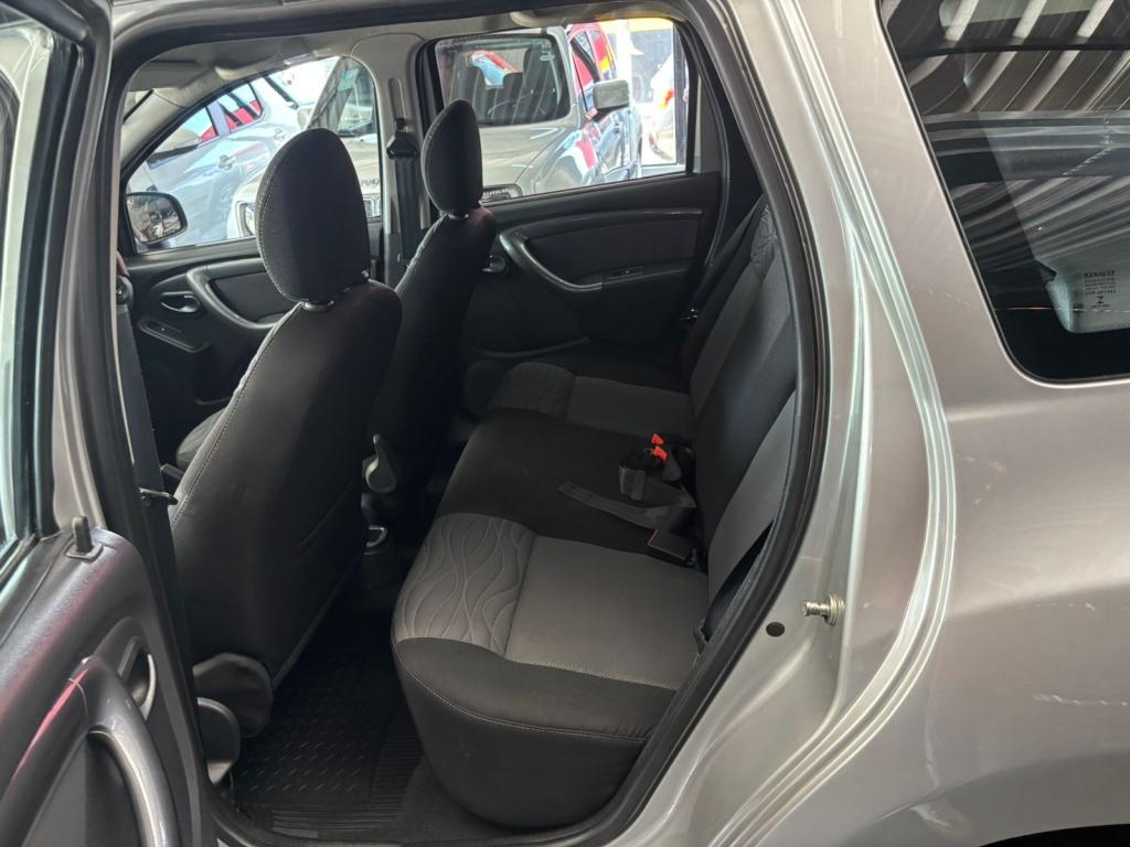 RENAULT Duster - Foto