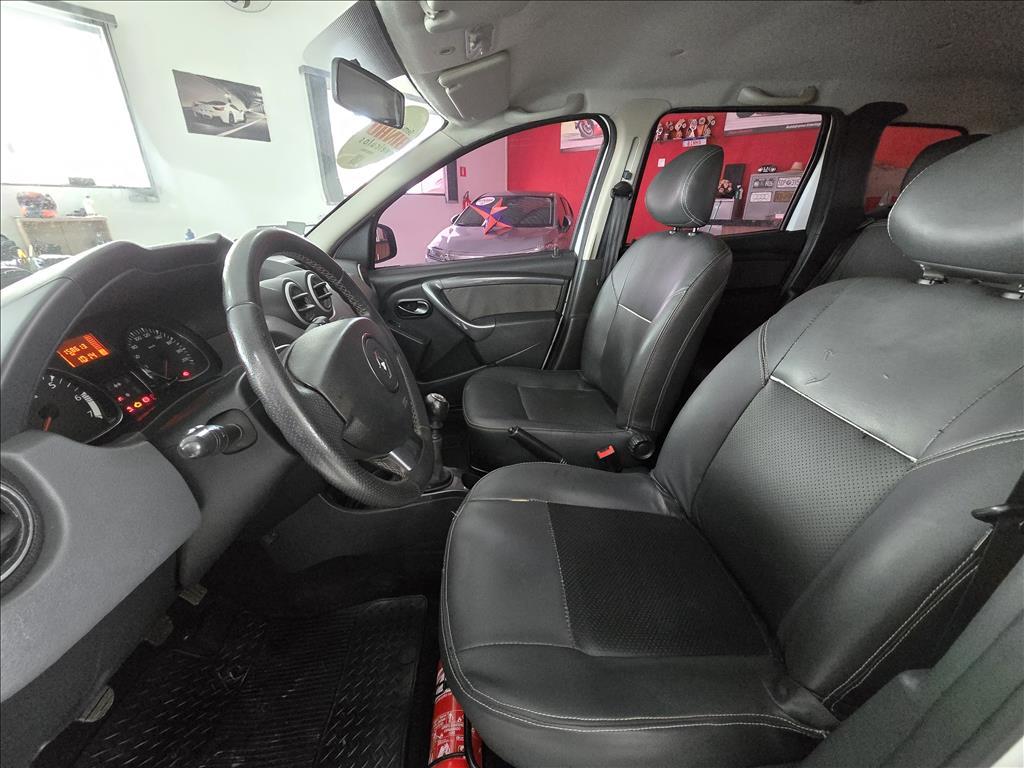 RENAULT Duster - Foto