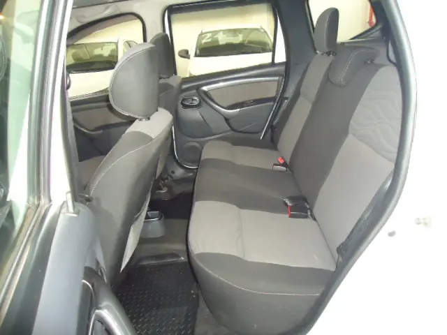 RENAULT Duster - Foto