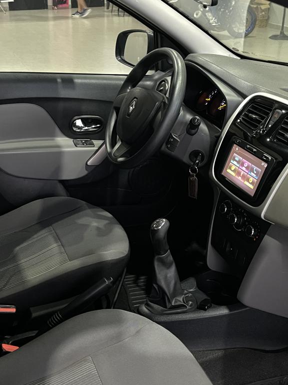 RENAULT Logan - Foto