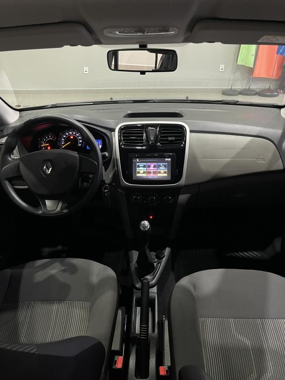 RENAULT Logan - Foto