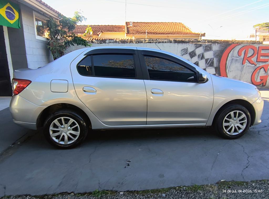 RENAULT Logan - Foto