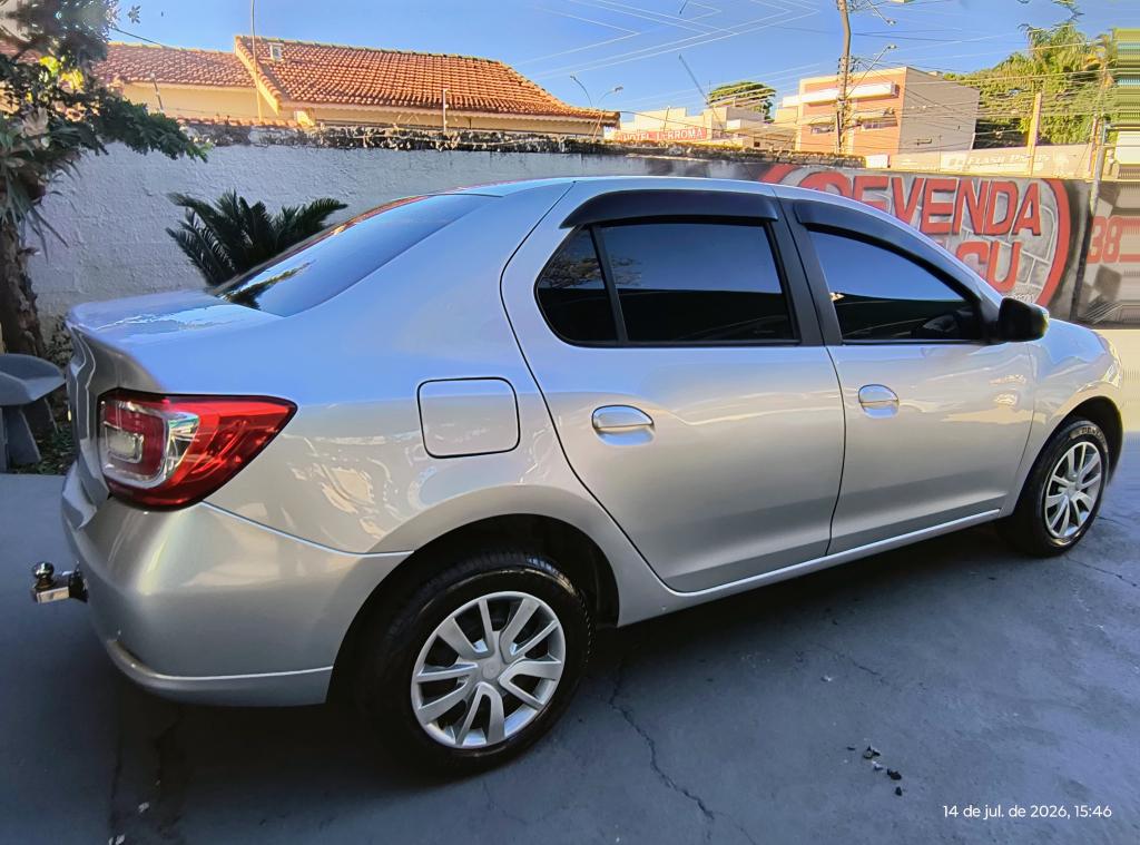 RENAULT Logan - Foto