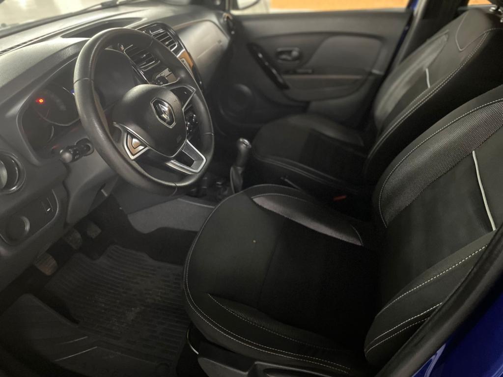 RENAULT Sandero - Foto