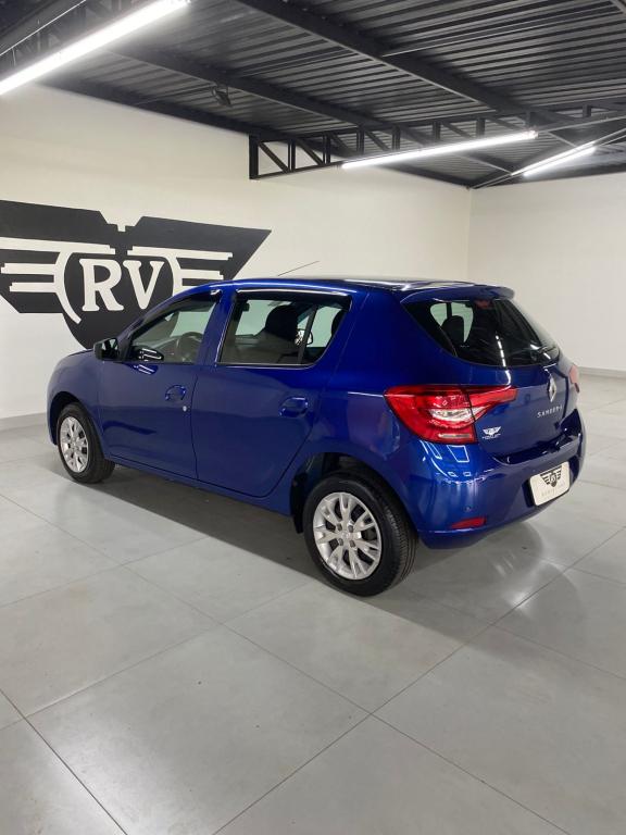 RENAULT Sandero - Foto