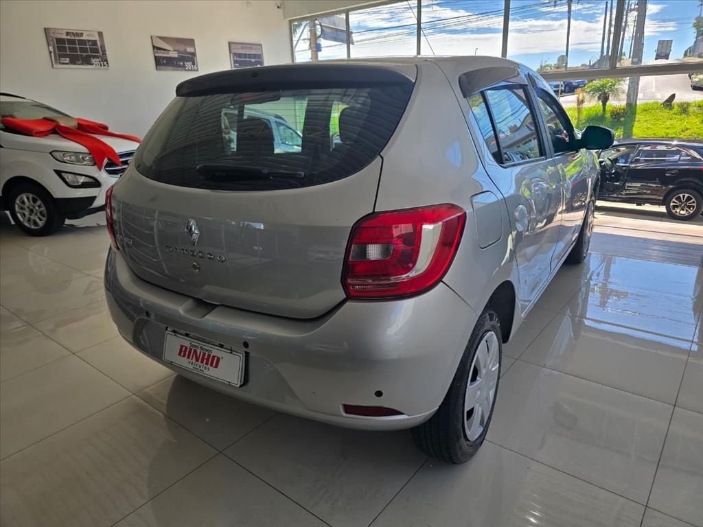 RENAULT Sandero - Foto