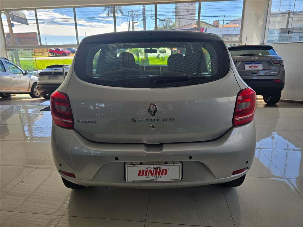 RENAULT Sandero - Foto