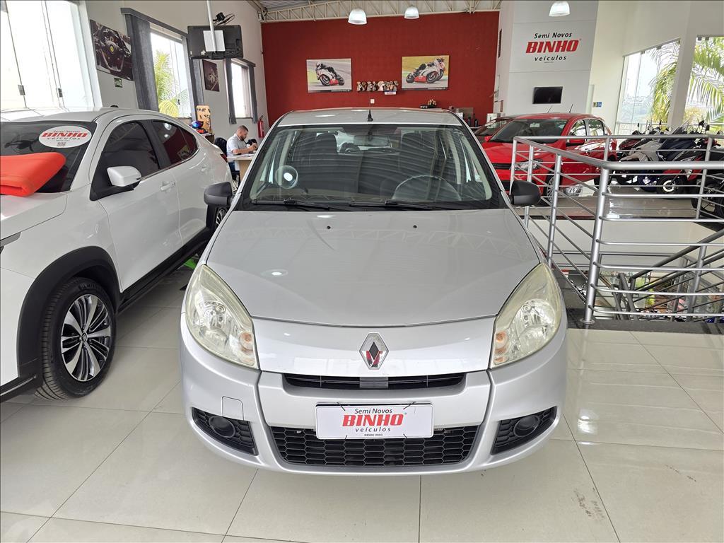 RENAULT Sandero - Foto