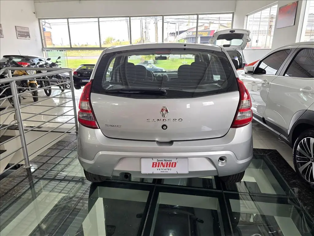 RENAULT Sandero - Foto