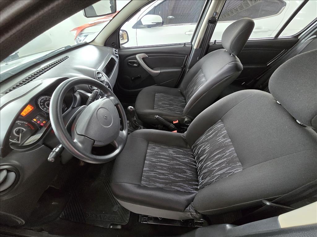 RENAULT Sandero - Foto