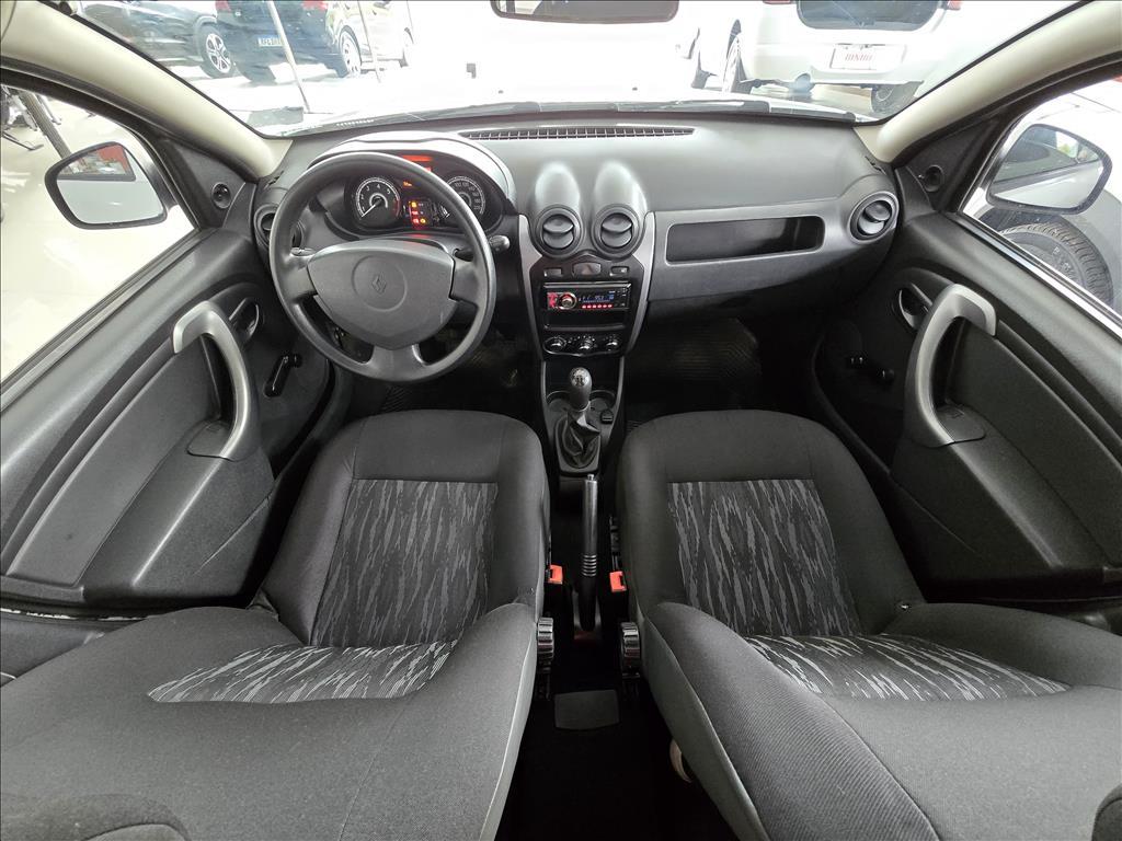 RENAULT Sandero - Foto