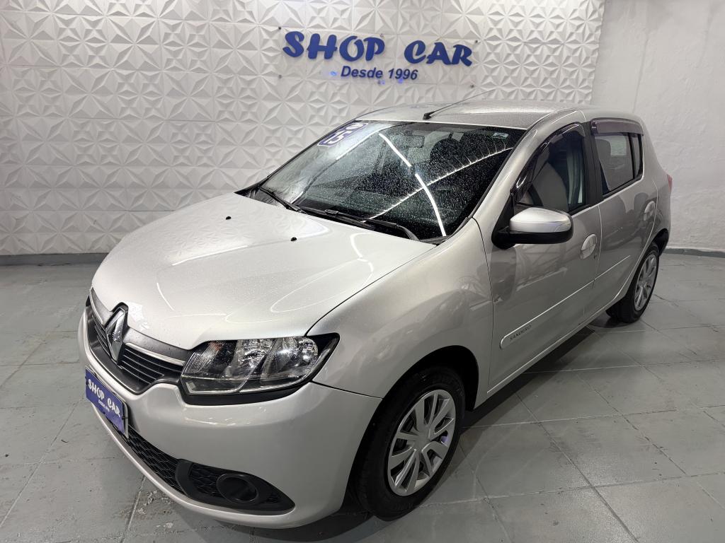 RENAULT Sandero - Foto