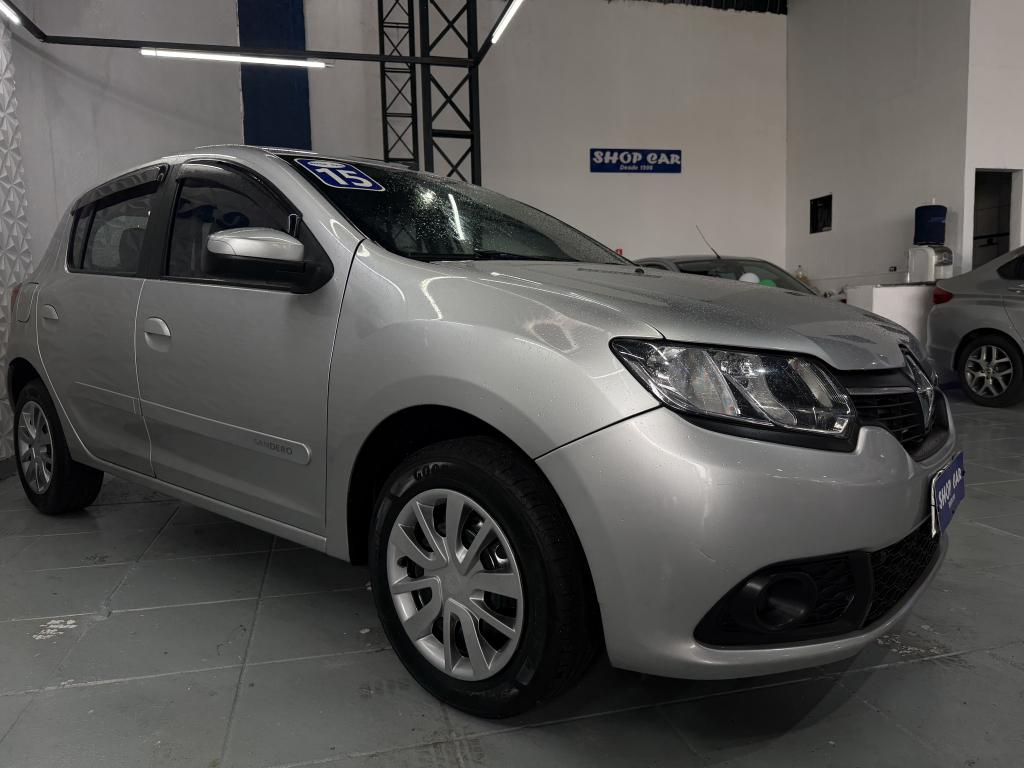 RENAULT Sandero - Foto