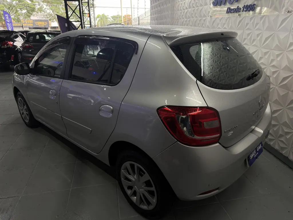 RENAULT Sandero - Foto