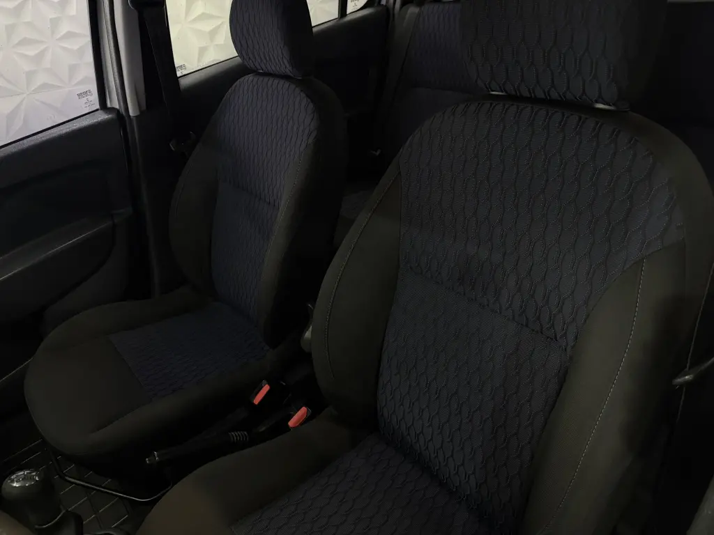 RENAULT Sandero - Foto