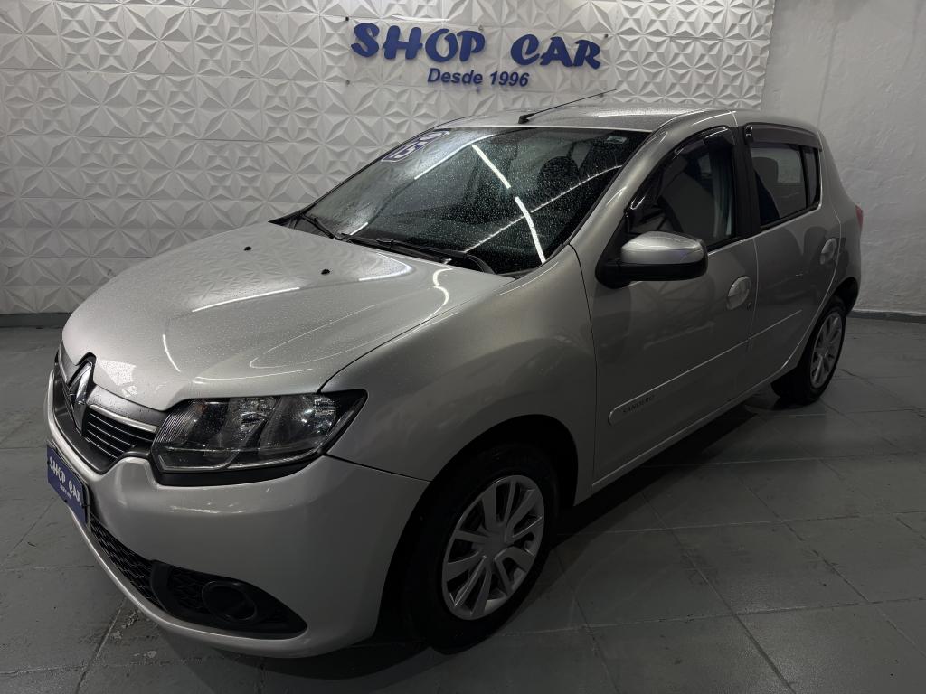 RENAULT Sandero - Foto