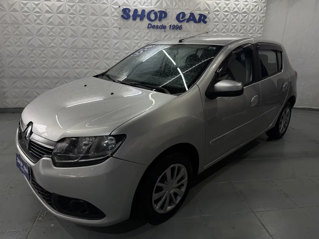 RENAULT Sandero - Foto