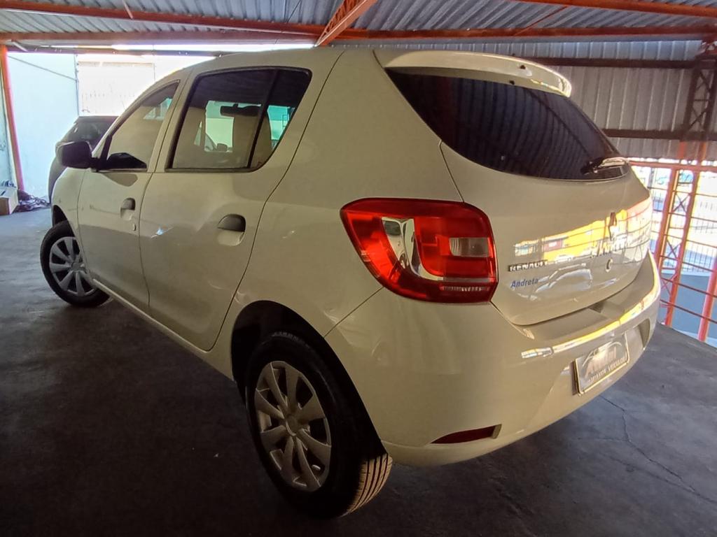 RENAULT Sandero - Foto