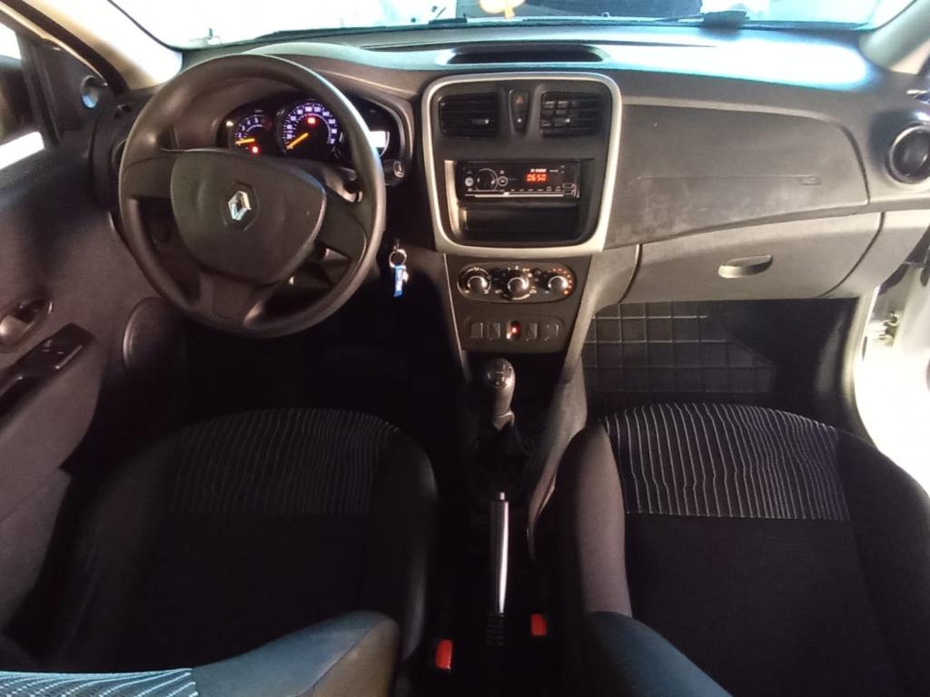 RENAULT Sandero - Foto