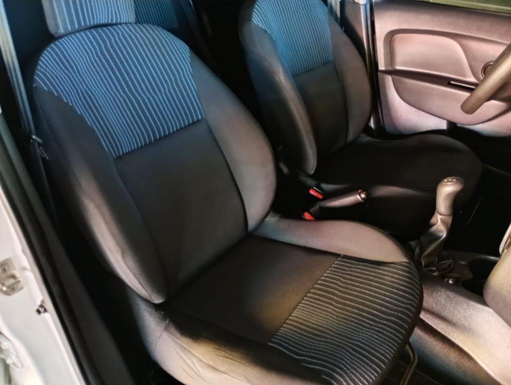 RENAULT Sandero - Foto