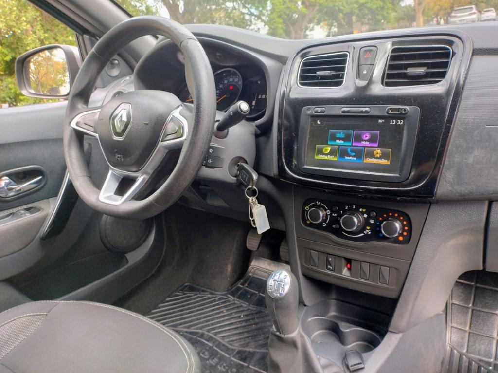 RENAULT Sandero - Foto