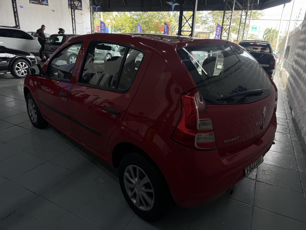 RENAULT Sandero - Foto