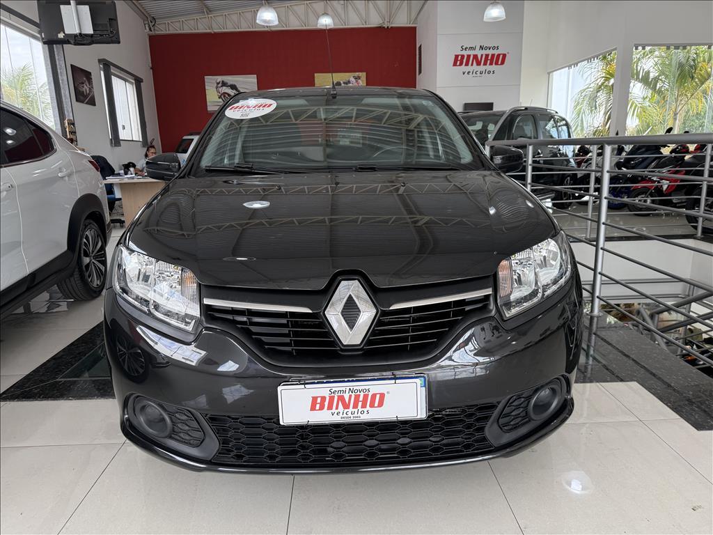 RENAULT Sandero - Foto