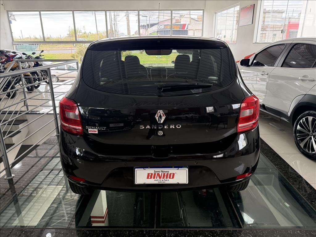 RENAULT Sandero - Foto