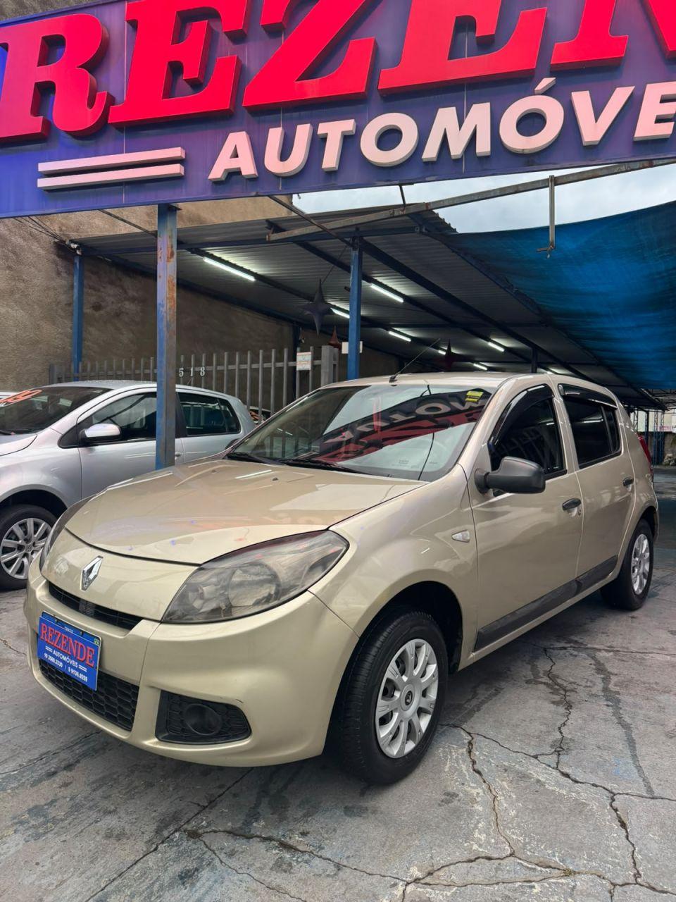 RENAULT Sandero - Foto