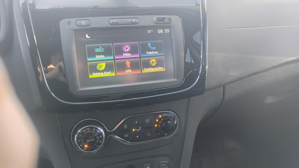 RENAULT Sandero - Foto