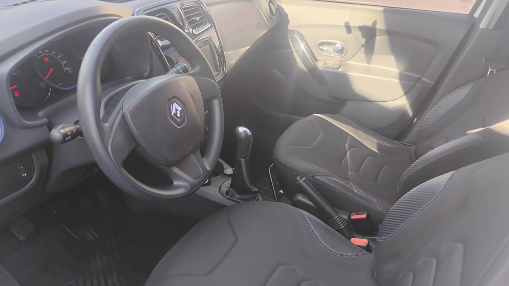 RENAULT Sandero - Foto