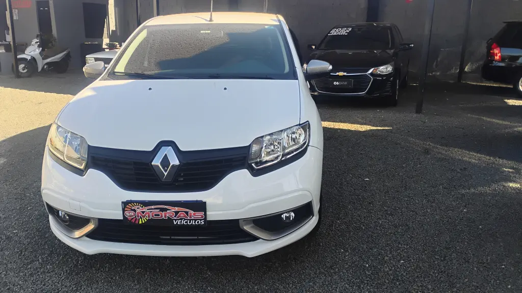 RENAULT Sandero - Foto