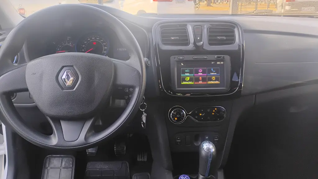 RENAULT Sandero - Foto