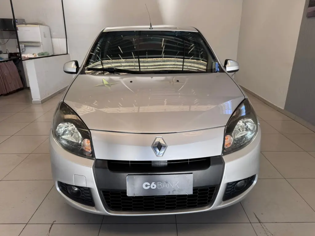 RENAULT Sandero - Foto