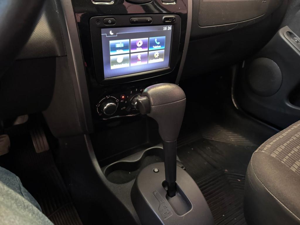 RENAULT Sandero - Foto