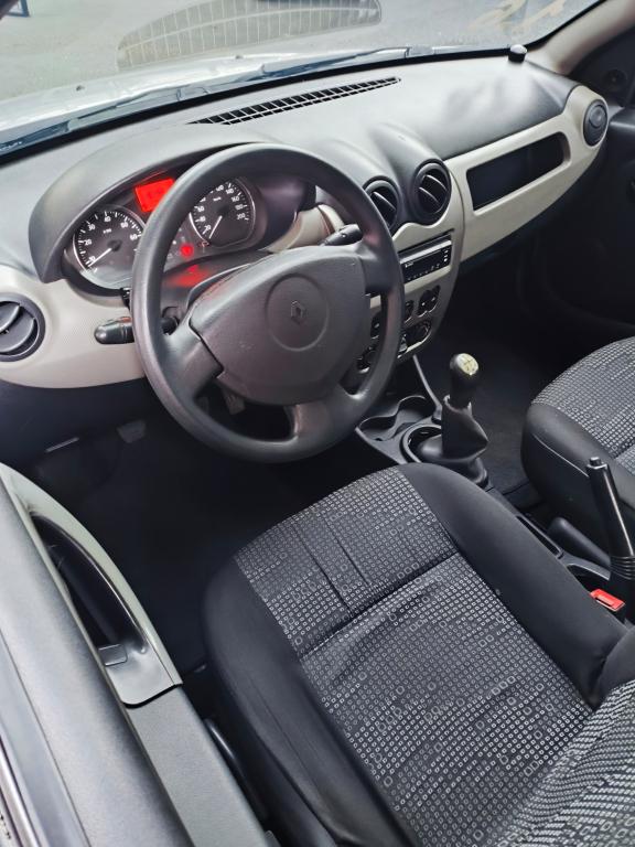 RENAULT Sandero - Foto
