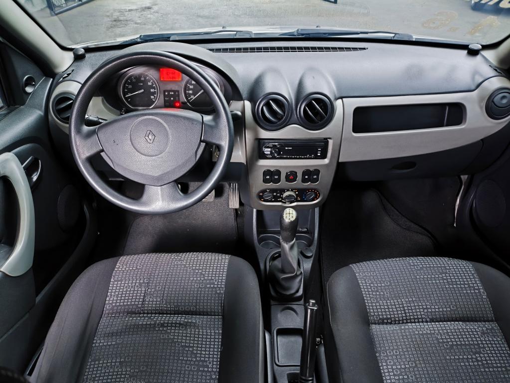 RENAULT Sandero - Foto