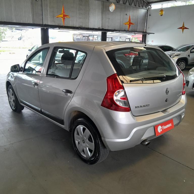 RENAULT Sandero - Foto