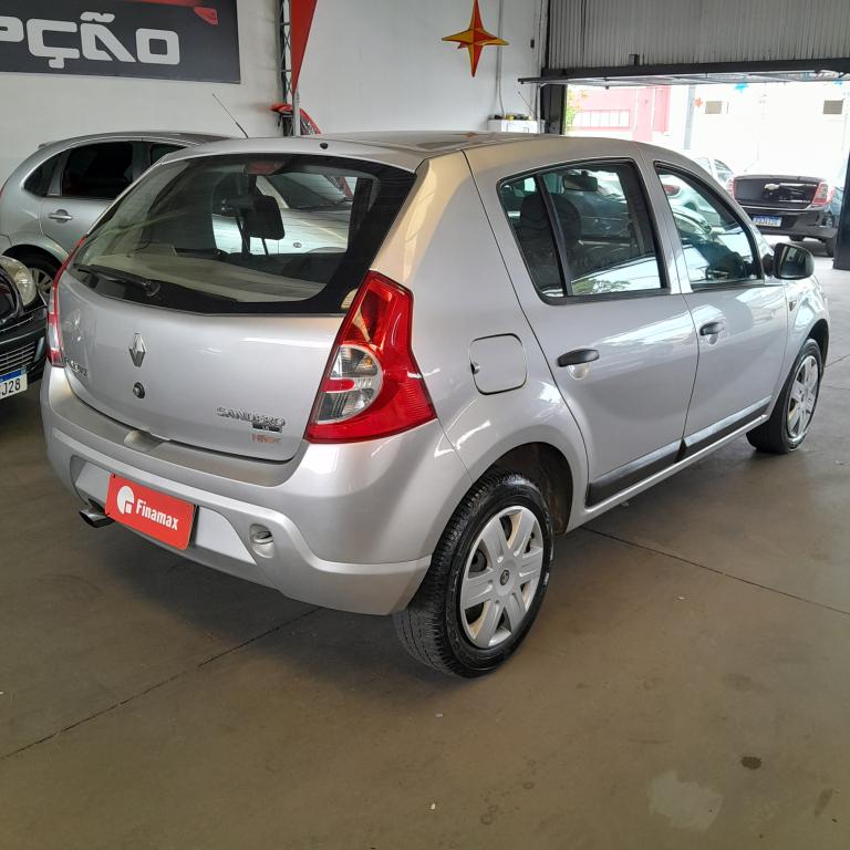 RENAULT Sandero - Foto