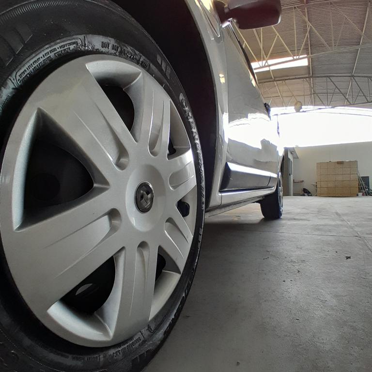 RENAULT Sandero - Foto